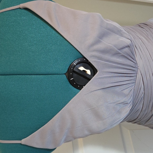 Elegant Gray Gown - Picture 2 of 9